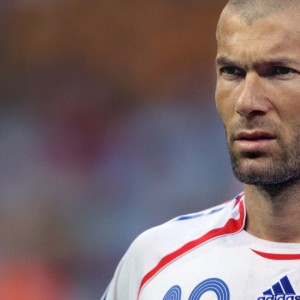 官方娱乐平台-莱万式电竞革命，波兰神锋操作爆冷击败FPX引爆全场！爆冷！足球巨星莱万跨界击败电竞豪门FPX